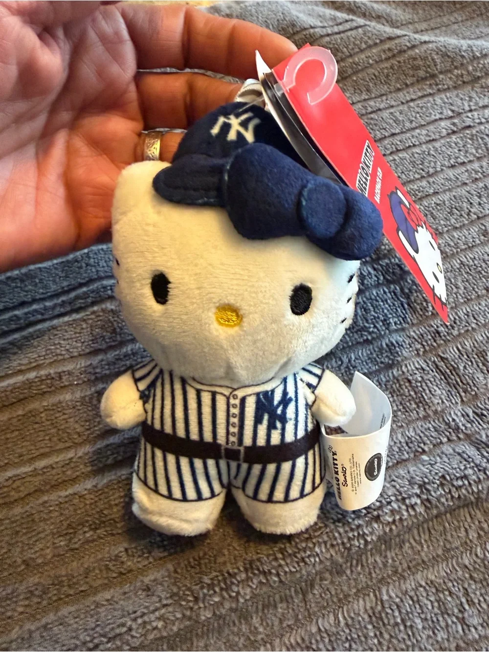 Hello Kitty,  New York Yankees Plush Backpack Clip/Keyring  (Limited edition)